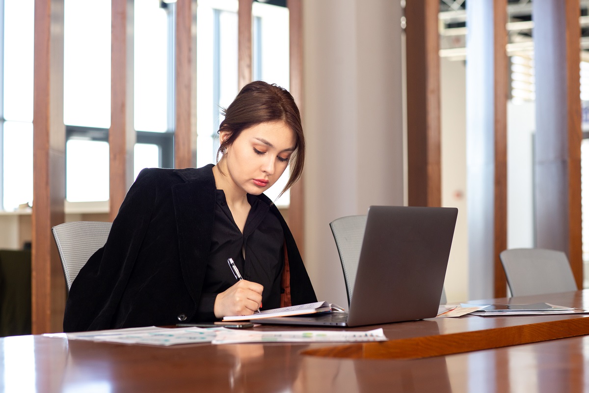 Stay Ahead of the Curve: Online Law Courses on Emerging Trends